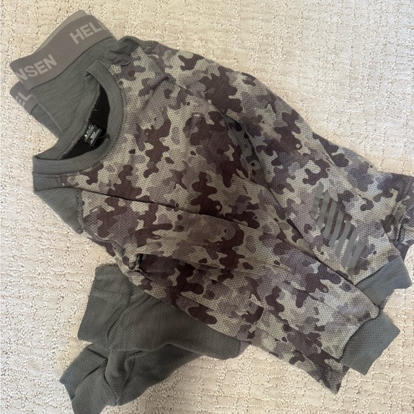 Helly Hansen Gray Camo Top - Picture 1 of 5
